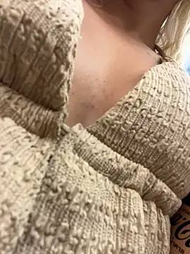 LikaCat online show from March 2026 02:35:01 AM