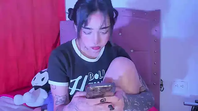 IrisMagiic online show from September 2025 10:46:01 PM