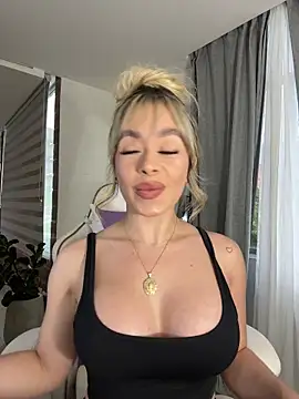 Alison Diaz17 online show from October 2025 10:30:02 PM