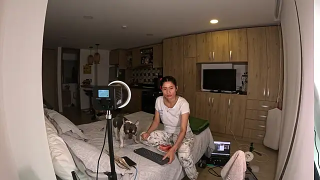 Snapshot of Alondra_fetish chatting on January 2025 08:09:01 AM Alondra fetish online show from January 2025 08:09:01 AM