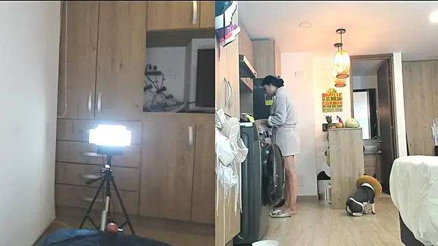 Snapshot of Alondra_fetish chatting on March 2025 04:36:02 AM Alondra fetish online show from March 2025 04:36:02 AM