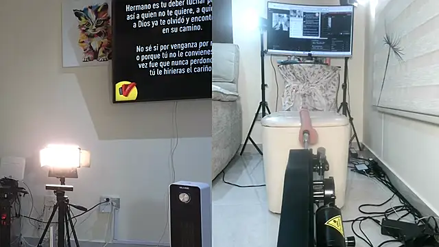 Snapshot of Alondra_fetish chatting on November 2025 04:56:02 AM Alondra fetish online show from November 2025 04:56:02 AM