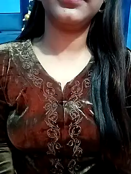 Snapshot of Gulabo-jaan chatting on December 2024 08:26:02 AM Gulabo-jaan online show from December 2024 08:26:02 AM