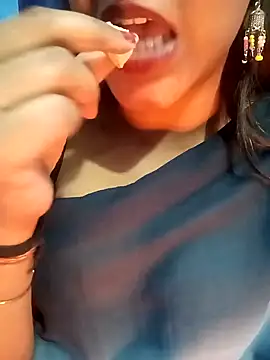 Snapshot of Gulabo-jaan chatting on January 2025 02:07:01 PM Gulabo-jaan online show from January 2025 02:07:01 PM