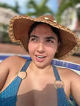 MarianaBenz online show from February 2026 08:45:01 PM