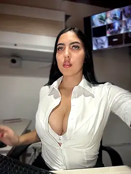 MarianaBenz online show from May 2026 09:42:02 PM