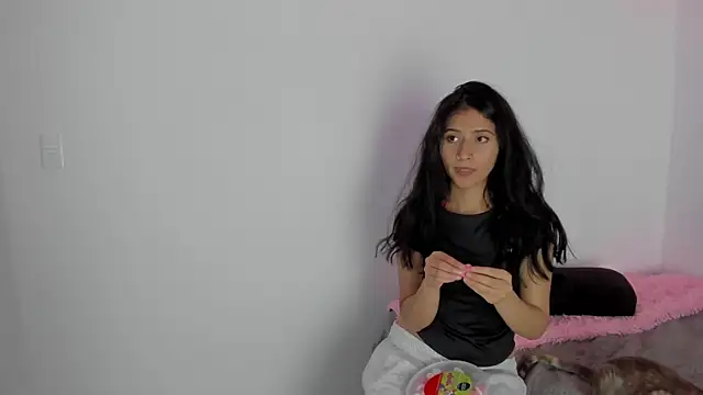 Snapshot of mari_mar69 chatting on February 2025 01:44:01 PM mari mar69 online show from February 2025 01:44:01 PM