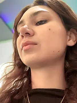 QuitieLia online show from October 2025 08:22:02 AM