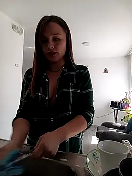 marena saenz online show from November 2025 06:51:02 PM