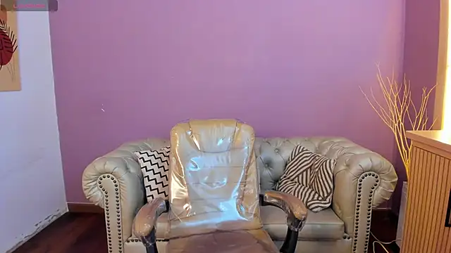 Snapshot of taylor_bennet chatting on October 2025 12:13:02 PM taylor bennet online show from October 2025 12:13:02 PM