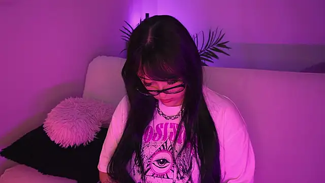 Gloomydoll online show from April 2026 08:28:02 PM