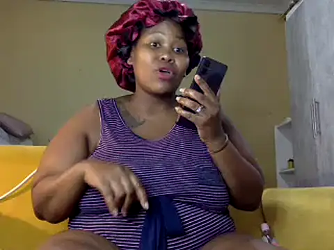 Snapshot of Real1SweetQueen chatting on January 2025 12:31:02 AM Real1SweetQueen online show from January 2025 12:31:02 AM