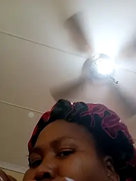 Snapshot of Real1SweetQueen chatting on January 2025 11:59:01 AM Real1SweetQueen online show from January 2025 11:59:01 AM