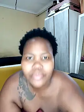 Snapshot of Real1SweetQueen chatting on January 2025 03:29:02 PM Real1SweetQueen online show from January 2025 03:29:02 PM