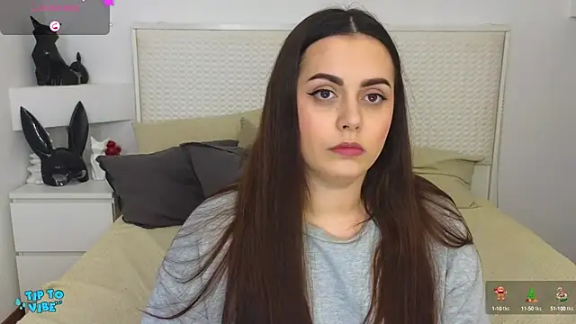 Eva Rogers  online show from January 2025 01:28:01 PM