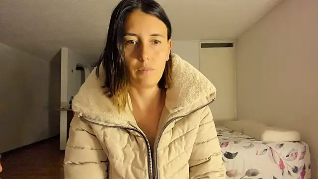 Snapshot of zoe_jeane_beker chatting on December 2024 12:32:02 AM zoe jeane beker online show from December 2024 12:32:02 AM