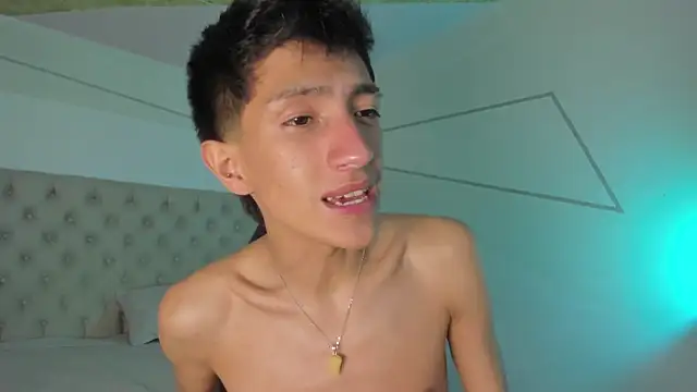 Snapshot of DereckCooperr chatting on October 2025 10:40:01 PM DereckCooperr online show from October 2025 10:40:01 PM