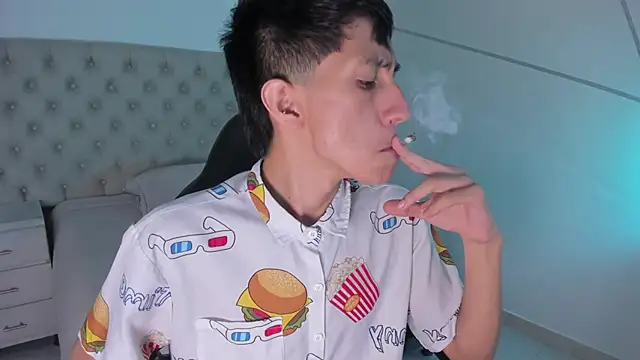 Snapshot of DereckCooperr chatting on October 2025 09:13:01 PM DereckCooperr online show from October 2025 09:13:01 PM