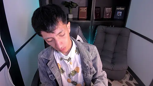 Snapshot of DereckCooperr chatting on October 2025 09:25:02 PM DereckCooperr online show from October 2025 09:25:02 PM