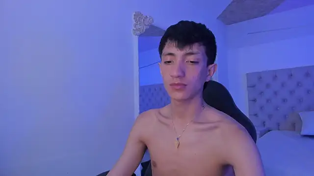 Snapshot of DereckCooperr chatting on October 2025 10:10:01 PM DereckCooperr online show from October 2025 10:10:01 PM