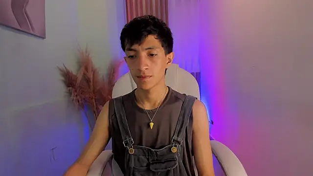 Snapshot of DereckCooperr chatting on October 2025 09:36:02 PM DereckCooperr online show from October 2025 09:36:02 PM