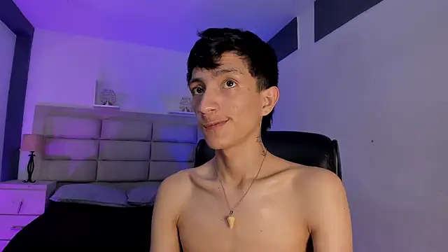 Snapshot of DereckCooperr chatting on October 2025 10:59:02 PM DereckCooperr online show from October 2025 10:59:02 PM