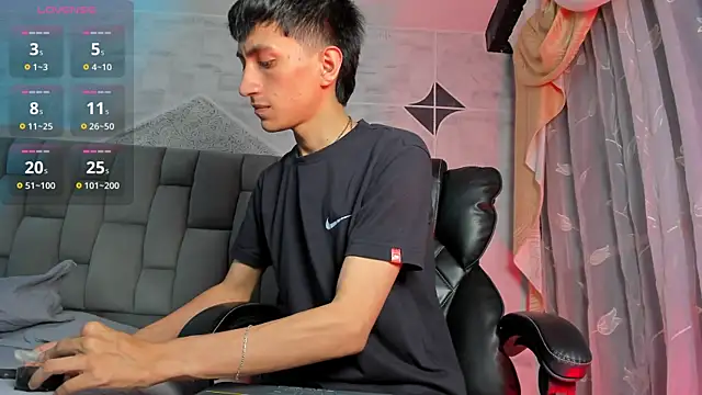 Snapshot of DereckCooperr chatting on November 2025 11:15:01 PM DereckCooperr online show from November 2025 11:15:01 PM