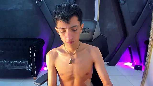 Snapshot of DereckCooperr chatting on November 2025 10:31:02 PM DereckCooperr online show from November 2025 10:31:02 PM