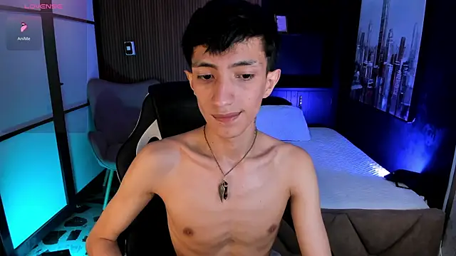 DereckCooperr online show from November 2025 09:43:02 PM