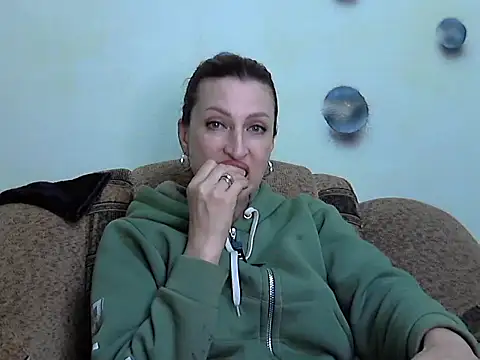 Jillian Pattie online show from November 2025 06:21:01 PM