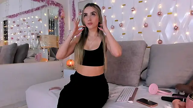Snapshot of Gabbyy_ chatting on December 2024 10:30:01 PM Gabbyy online show from December 2024 10:30:01 PM