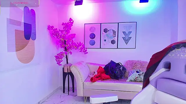 Isa reel online show from October 2025 07:47:02 PM