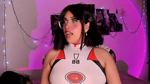 willow poisson online show from December 2025 05:11:02 PM