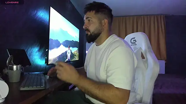 Eduu2322 online show from October 2025 09:04:02 PM