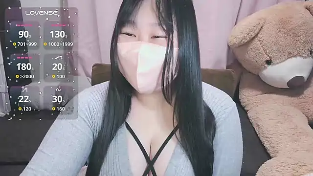 yuinyan3150 online show from April 2026 01:55:02 PM