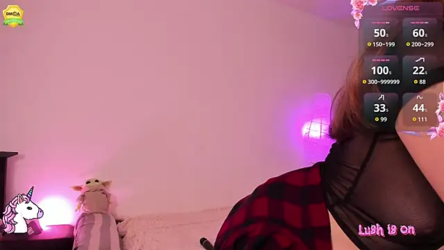 EvaUniporn online show from October 2025 02:40:02 PM