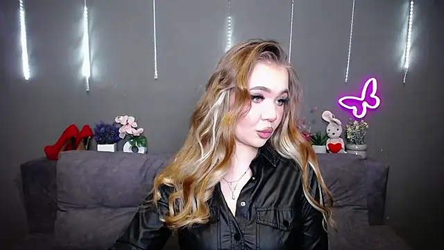 StacyYellig online show from April 2026 08:20:02 PM