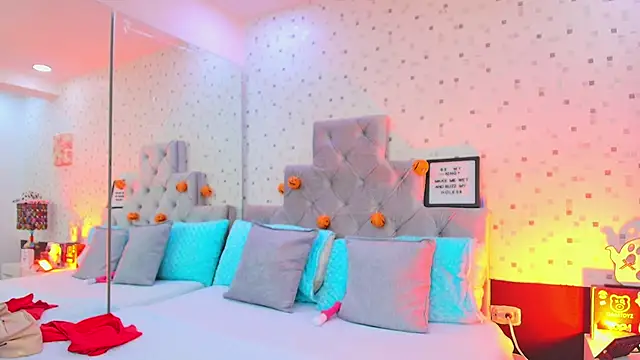 JulietaReyess online show from October 2025 11:55:02 AM