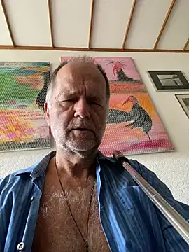 Snapshot of artXhibitor chatting on May 2026 06:43:02 AM artXhibitor online show from May 2026 06:43:02 AM