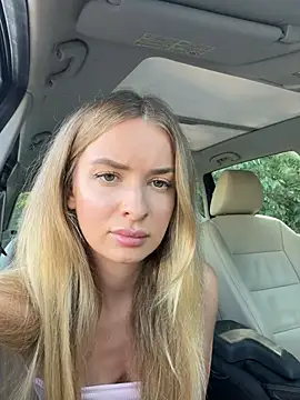 EvieEvans online show from August 2026 04:10:02 PM