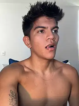 santiago 01 online show from December 2024 04:51:02 PM