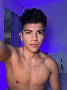 santiago 01 online show from December 2024 10:56:01 PM