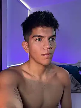 santiago 01 online show from December 2024 09:11:01 PM