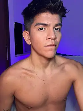 santiago 01 online show from December 2024 02:04:02 AM