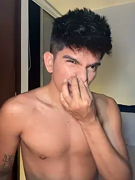 santiago 01 online show from December 2024 02:43:01 AM