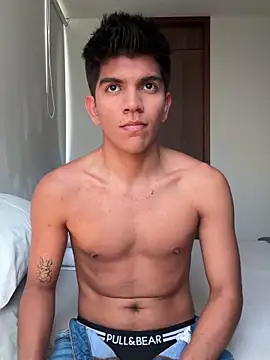 santiago 01 online show from December 2024 10:22:01 PM