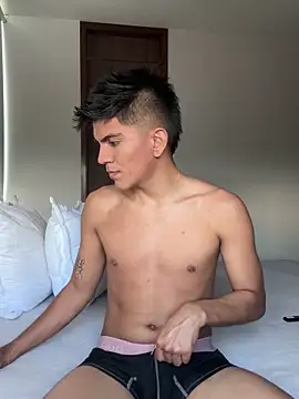 santiago 01 online show from December 2024 09:30:02 PM