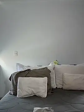 santiago 01 online show from February 2025 01:07:01 PM