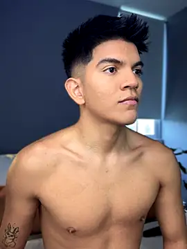 santiago 01 online show from September 2025 08:08:02 PM