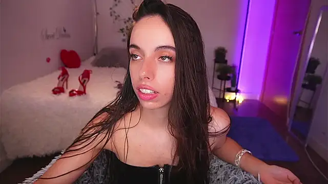 Dayna Nebula online show from September 2025 12:17:02 PM